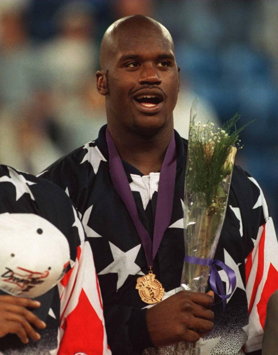 lol投注-联盟领军球员展现统治力，全场观众尊敬有加(统治联盟的球星)