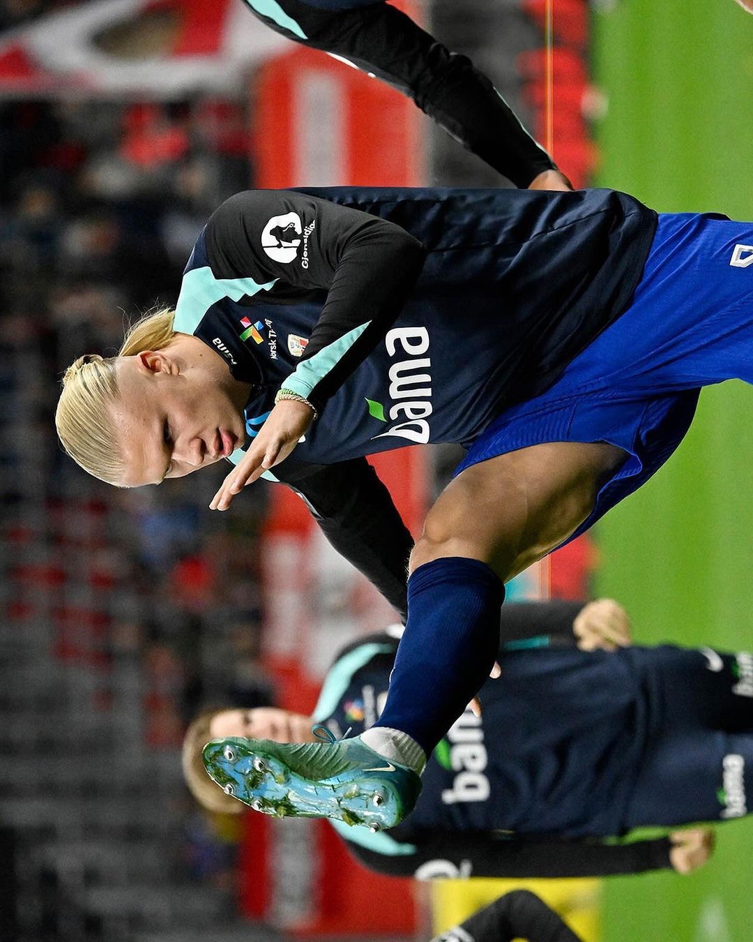 lol投注-挪威队在足球赛场上发挥出色轻松获胜的球员